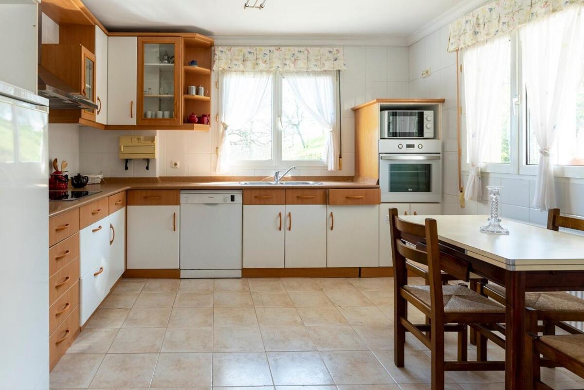 Casa Con Jardin En Gama Villa Barcena de Cicero Bagian luar foto